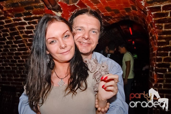 Party time în Club Escape, 