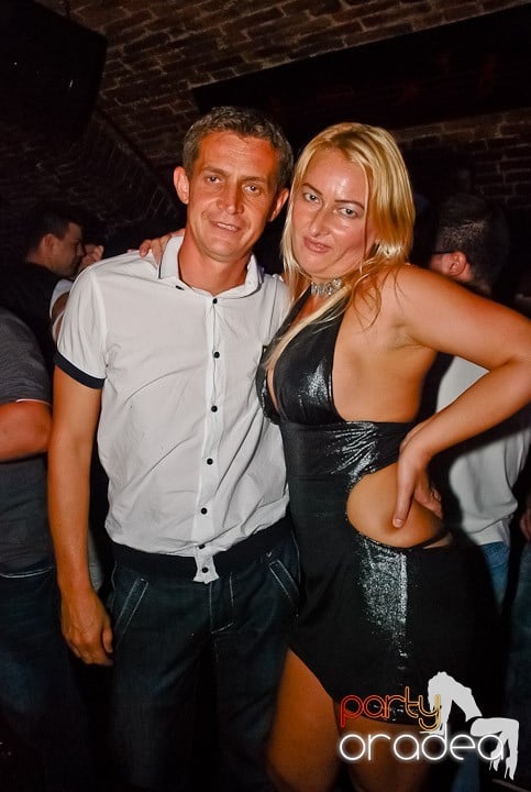 Party time în Club Escape, 