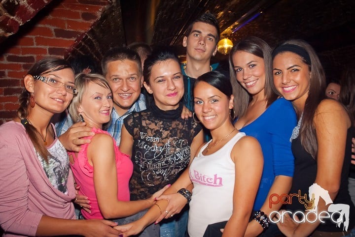 Party time în Club Escape, 