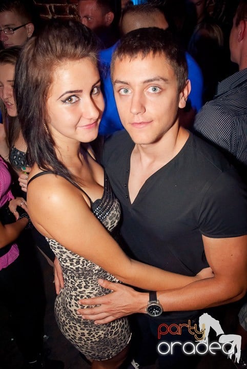 Party time în Club Escape, 