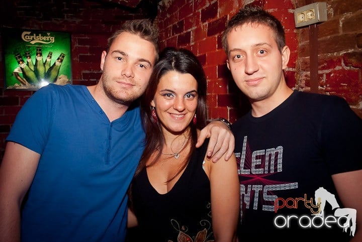 Party time în Club Escape, 