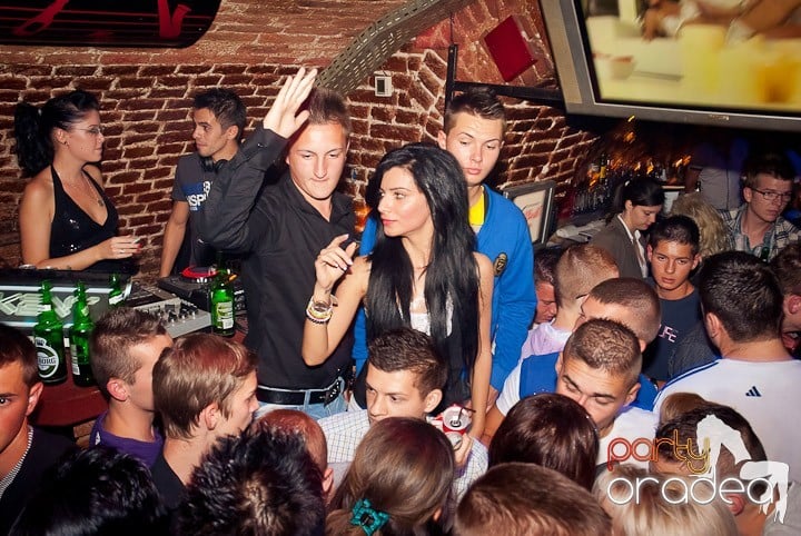 Party time în Club Escape, 