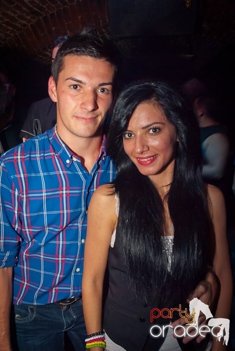 Party time în Club Escape, 