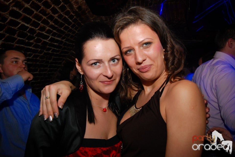 Party time în Club Escape, 