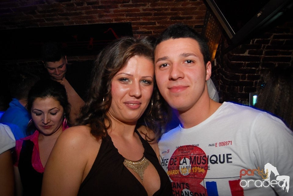 Party time în Club Escape, 