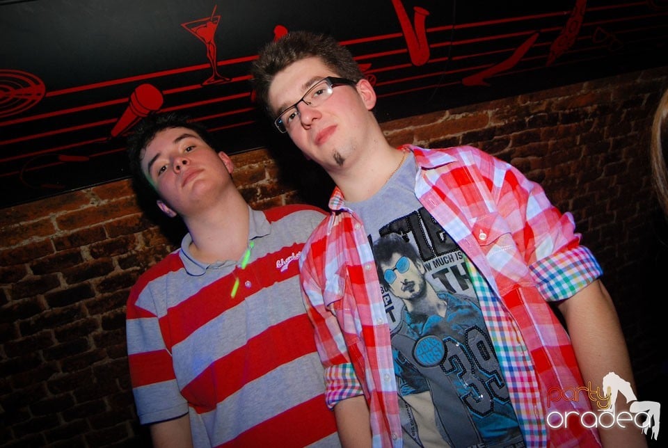 Party time în Club Escape, 