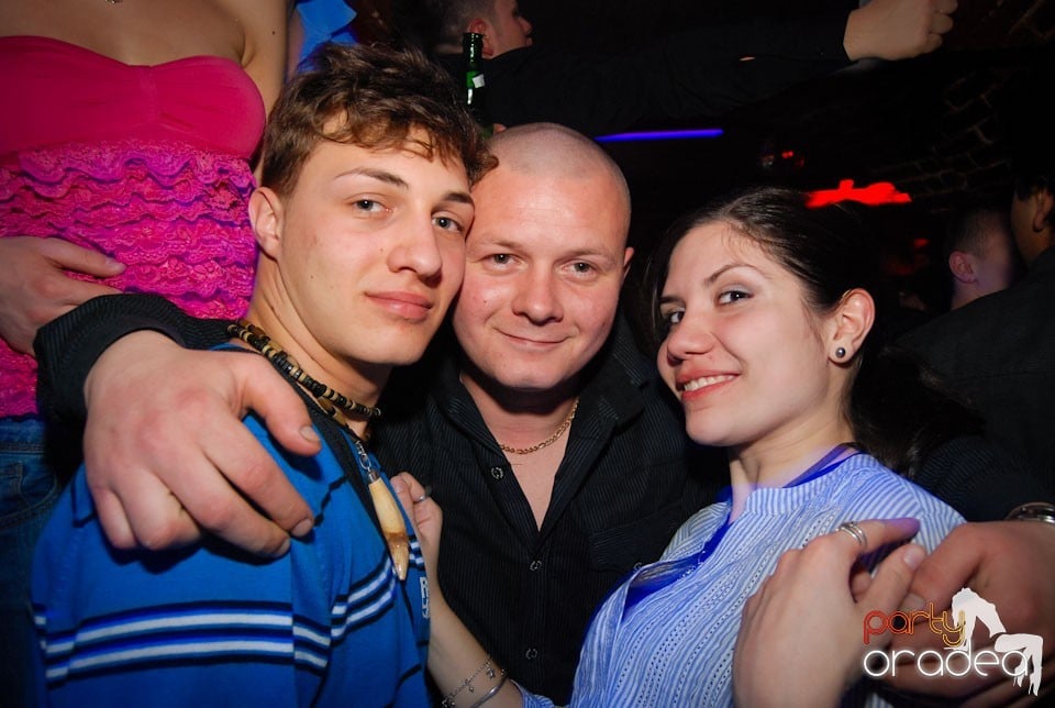 Party time în Club Escape, 