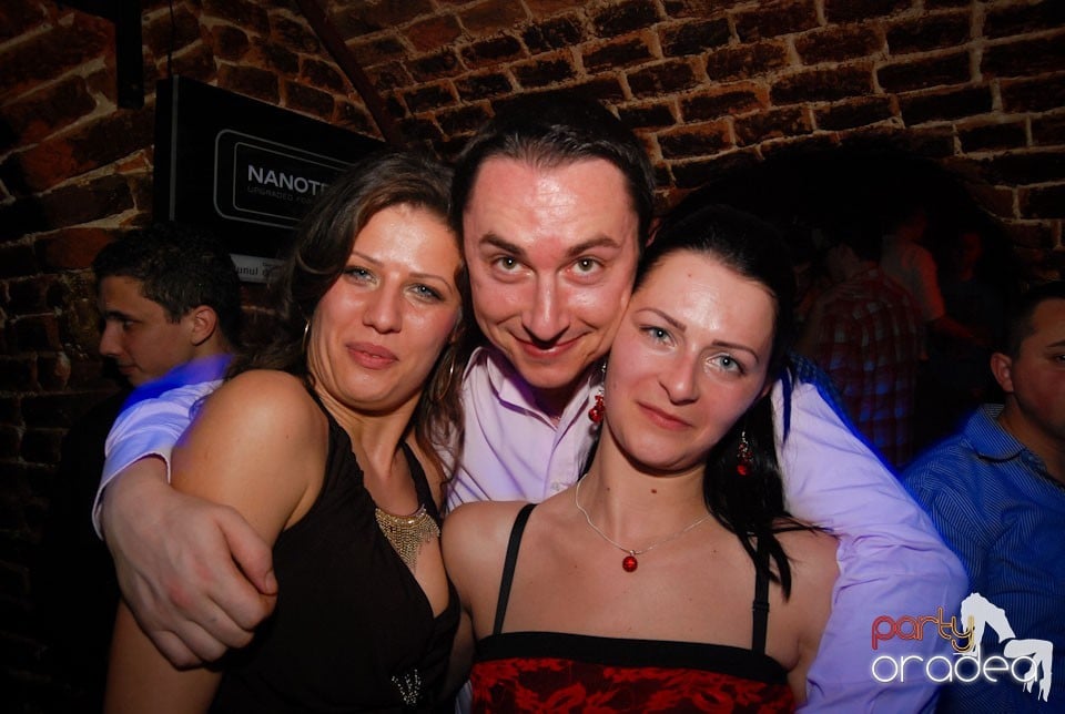 Party time în Club Escape, 