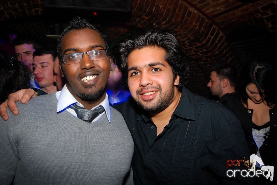 Party time în Club Escape, 