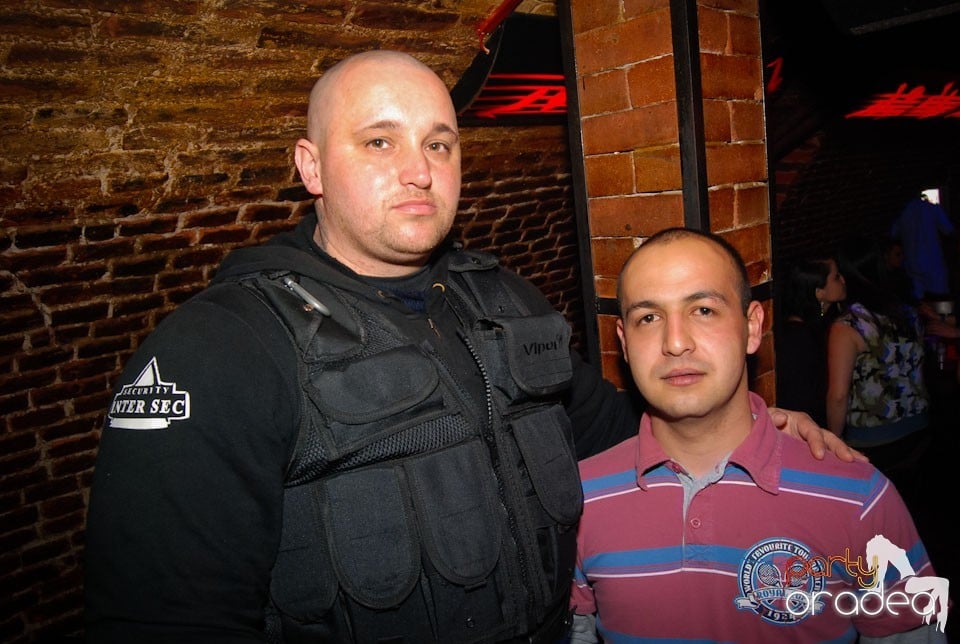 Party time în Club Escape, 