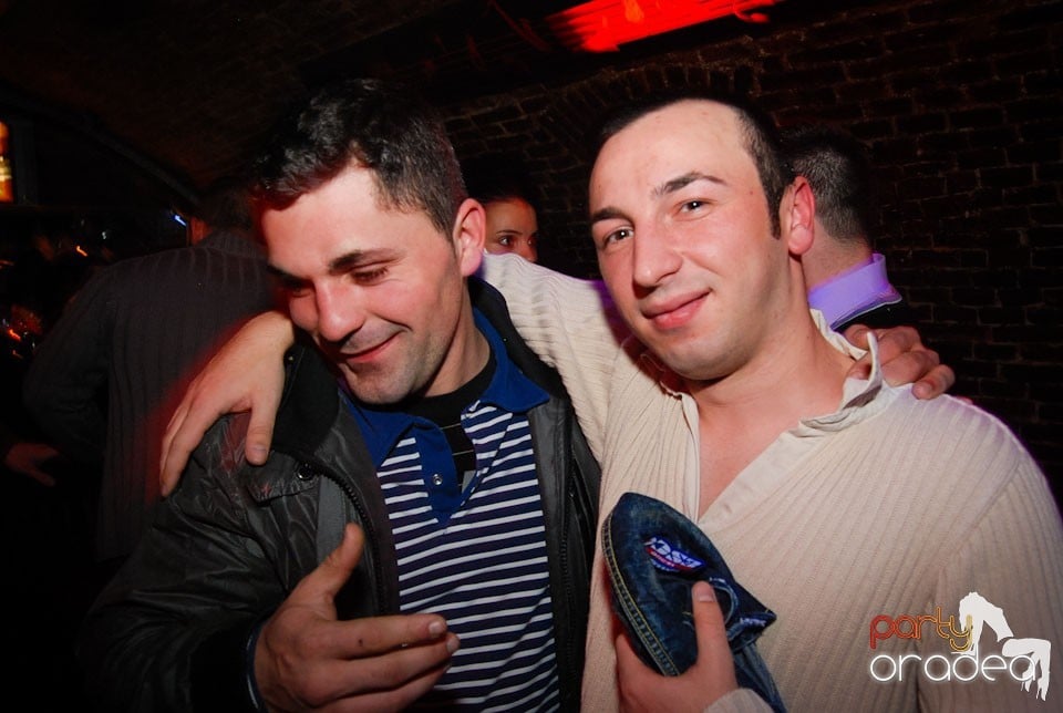 Party time în Club Escape, 