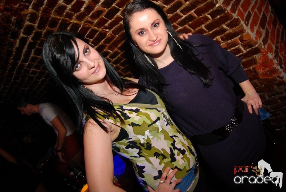 Party time în Club Escape, 