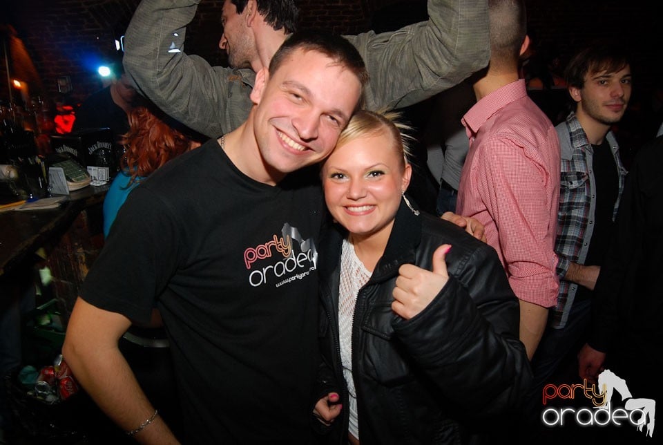 Party time în Club Escape, 