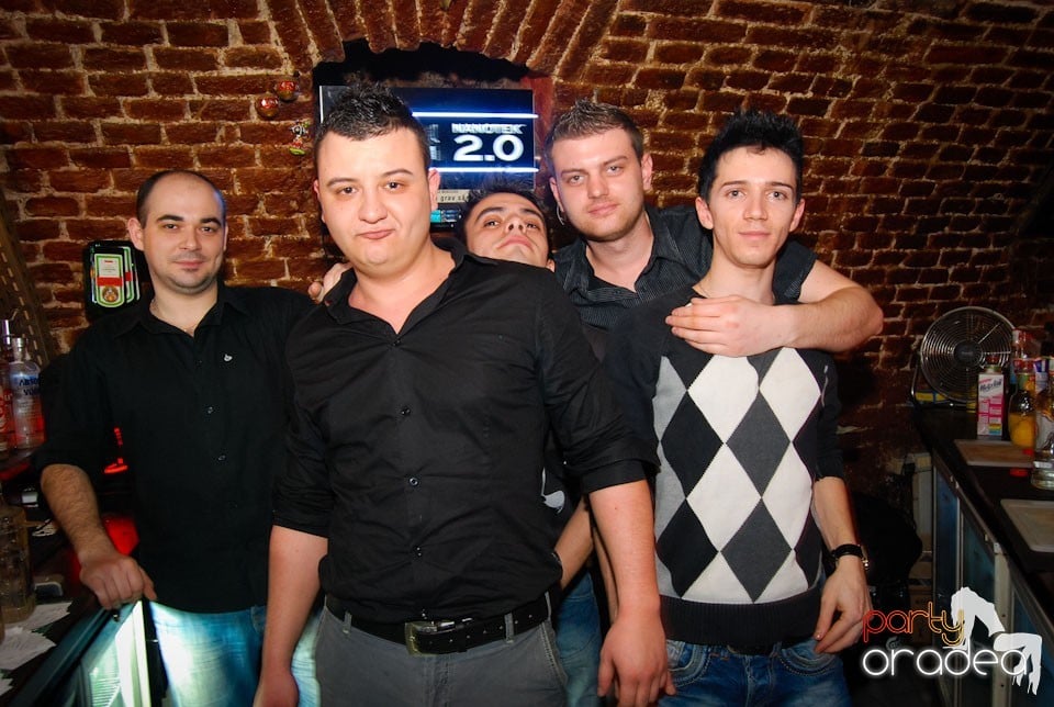 Party time în Club Escape, 