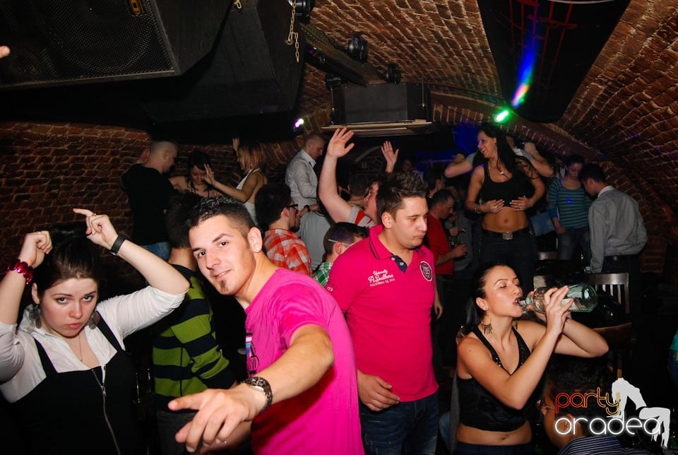 Party time în Club Escape, 