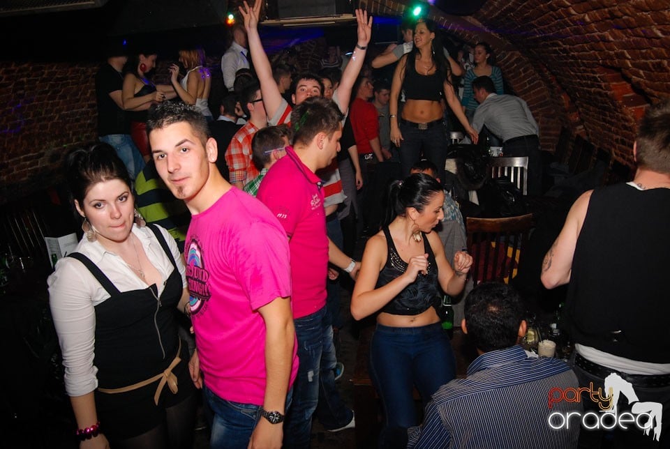 Party time în Club Escape, 