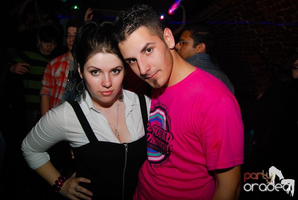 Party time în Club Escape, 