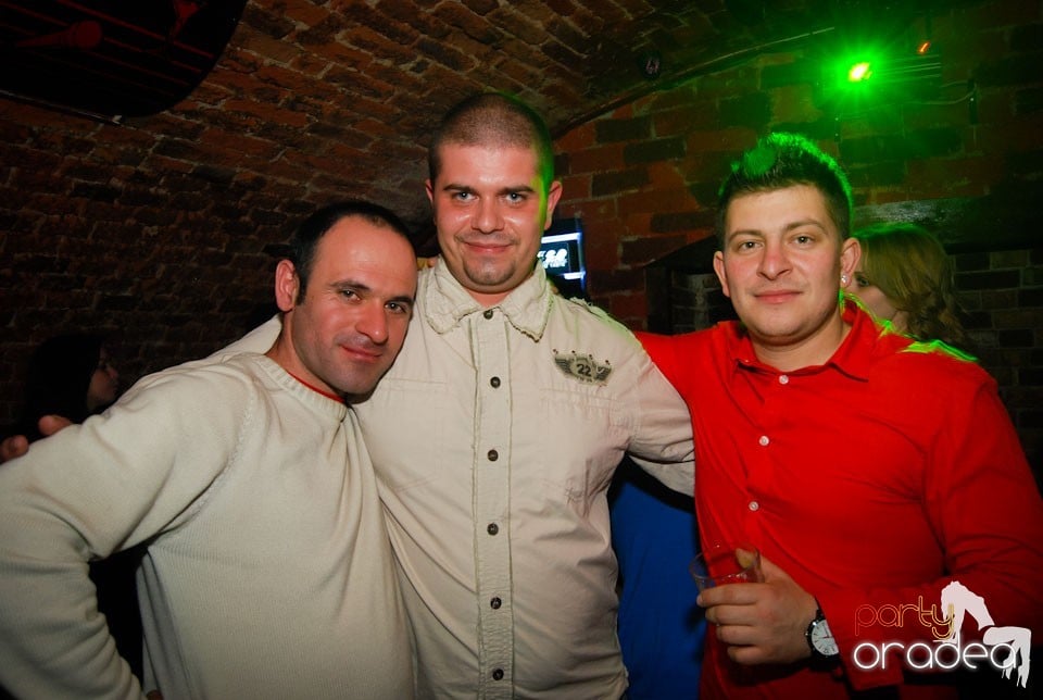 Party time în Club Escape, 