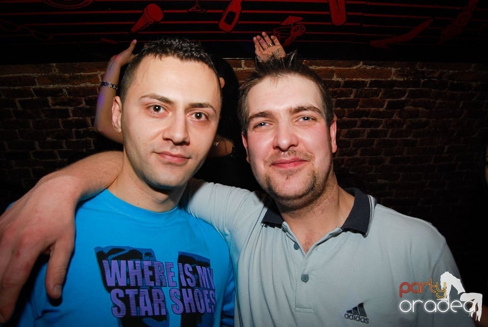 Party time în Club Escape, 