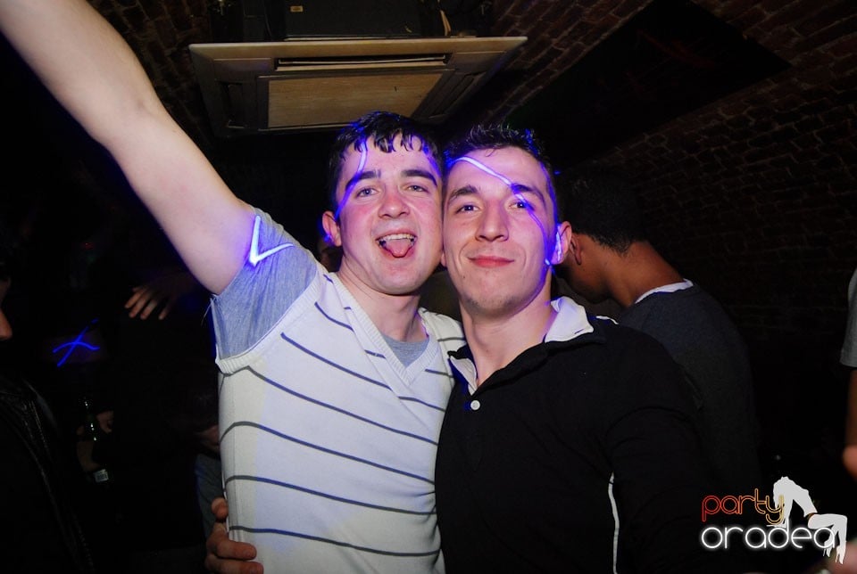 Party time în Club Escape, 