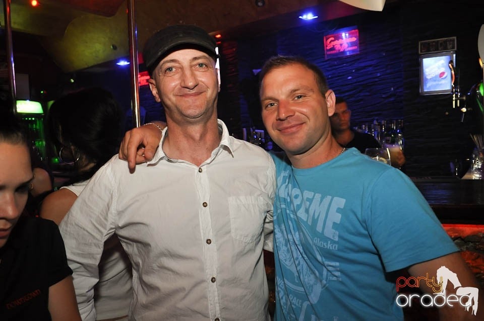 Party time în Downtown!, 