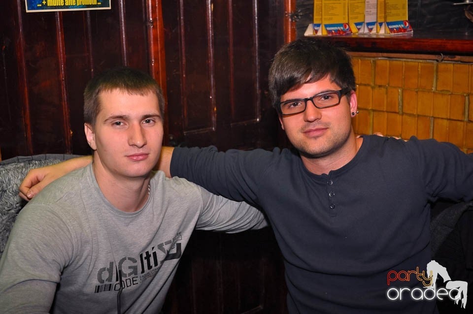 Party time în Downtown, 