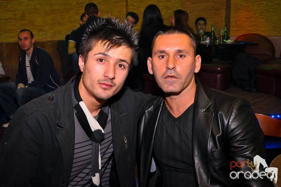 Party time în Downtown, 