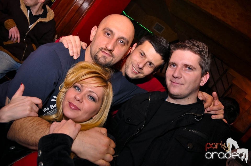 Party time în Downtown, 