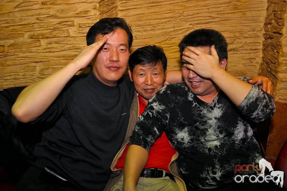 Party time în Downtown, 