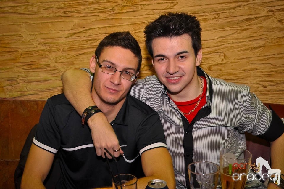 Party time în Downtown, 