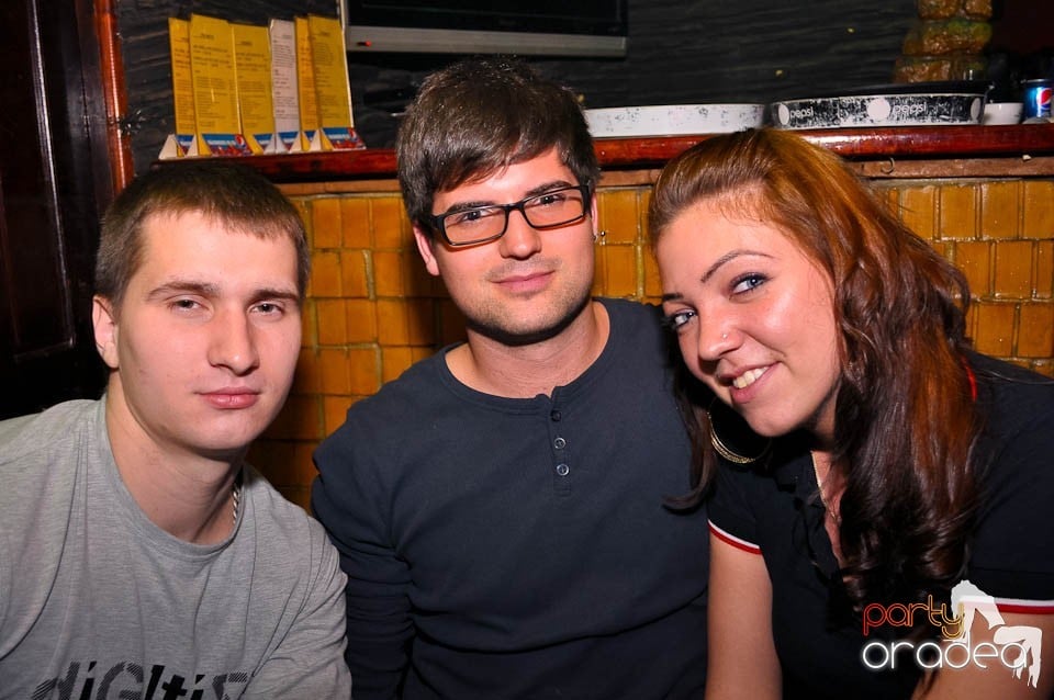 Party time în Downtown, 