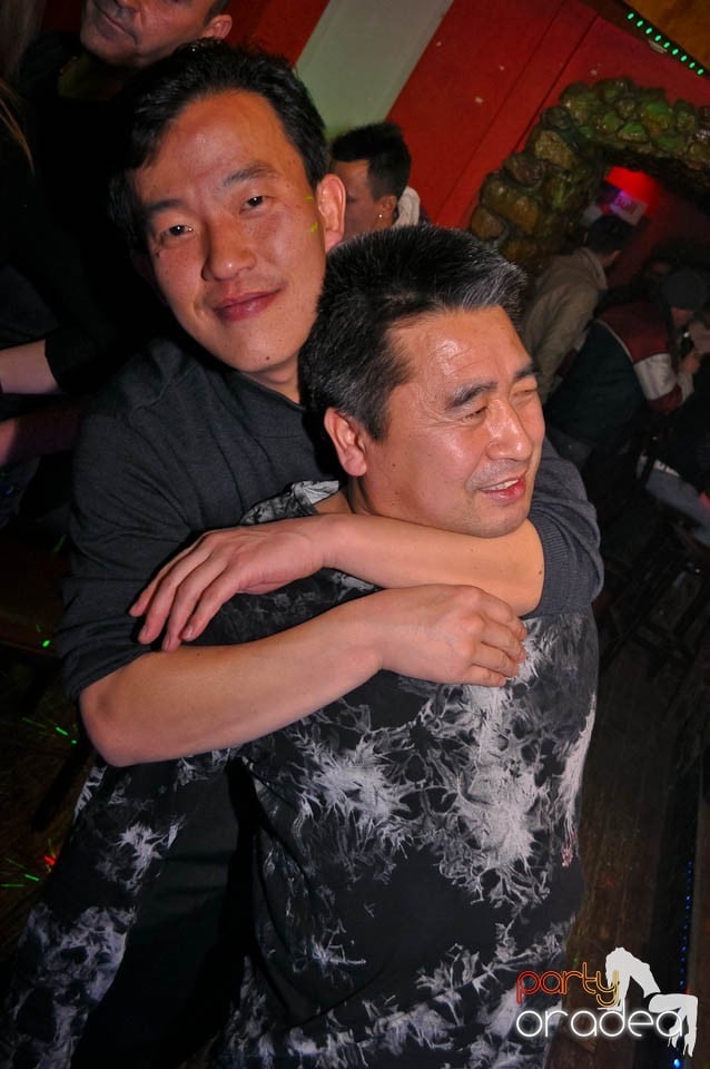 Party time în Downtown, 