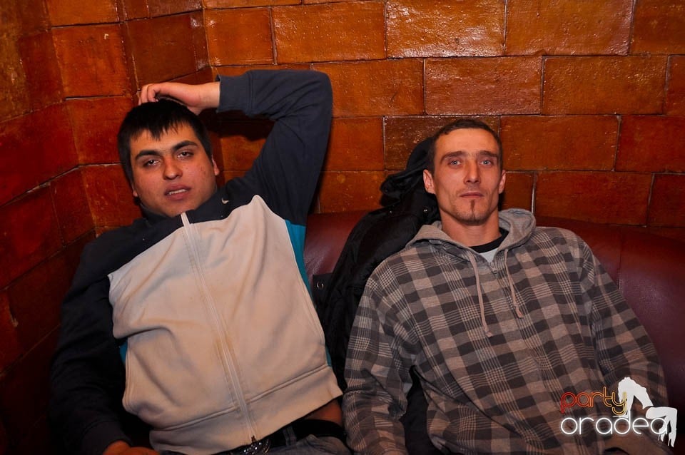 Party time în Downtown, 