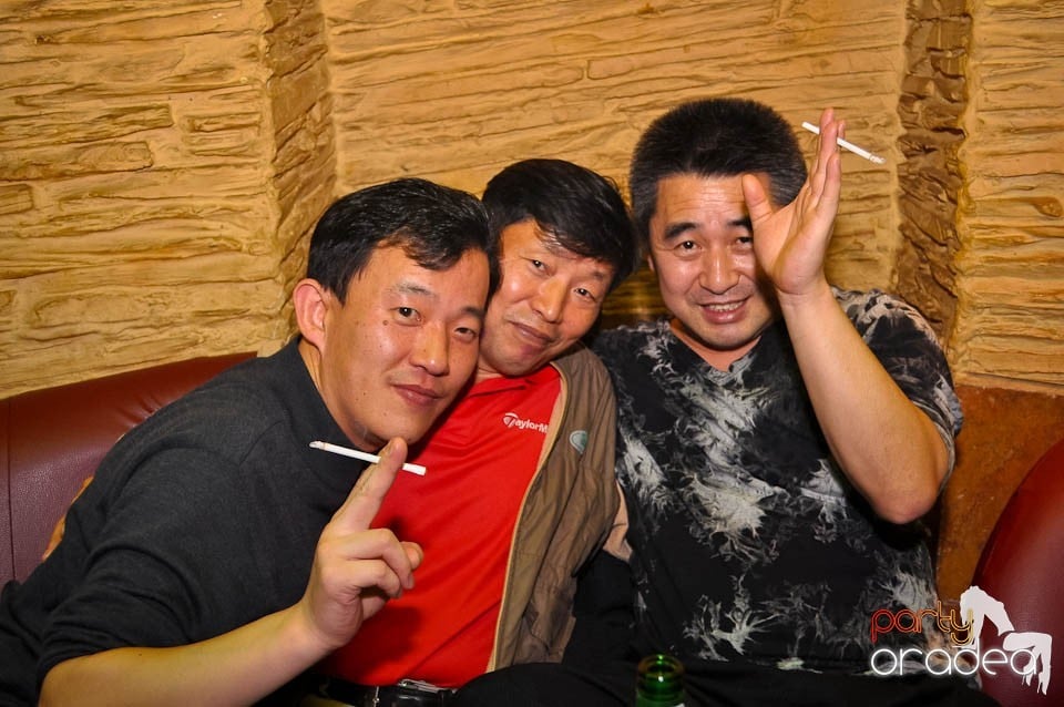 Party time în Downtown, 