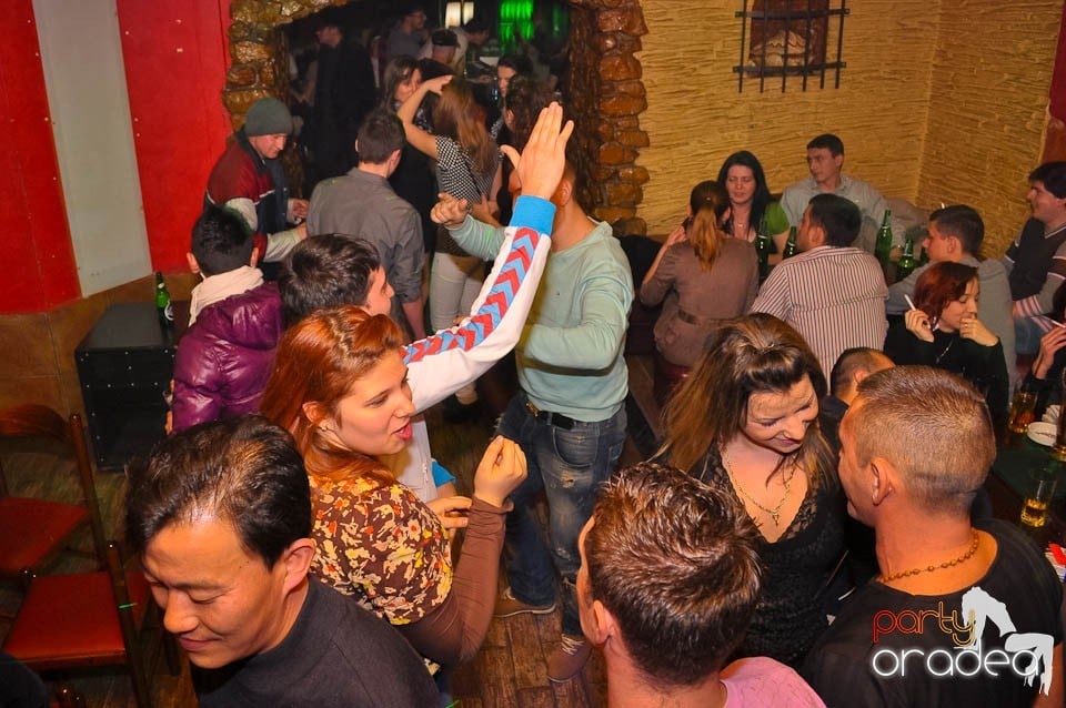 Party time în Downtown, 