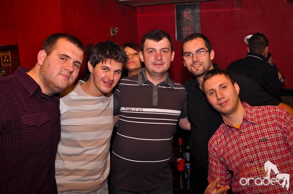 Party time în Downtown, 