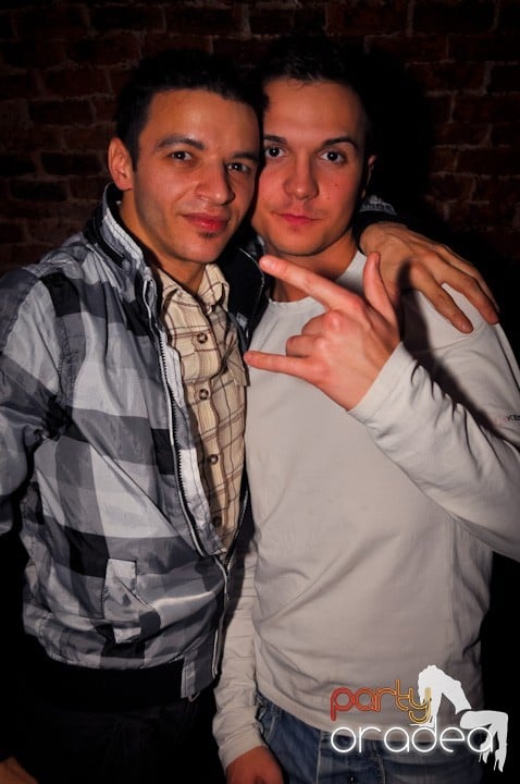 Party Time în Escape, 