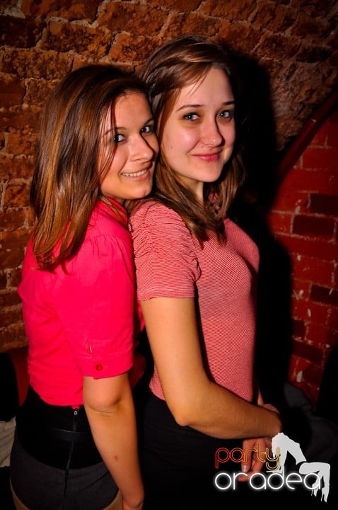 Party Time în Escape, 