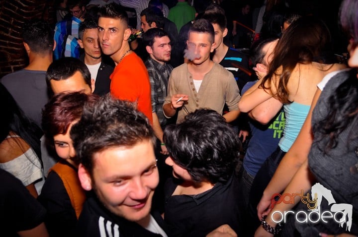 Party Time în Escape, 