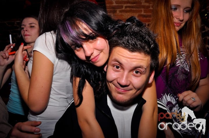 Party Time în Escape, 