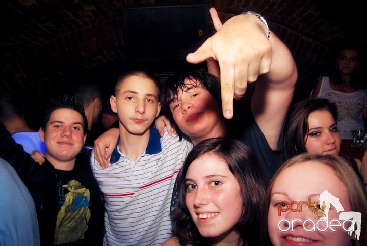 Party time în Escape, 