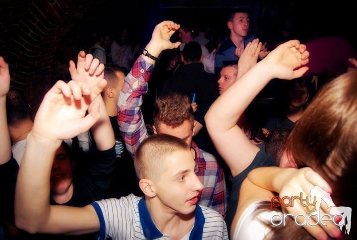 Party time în Escape, 