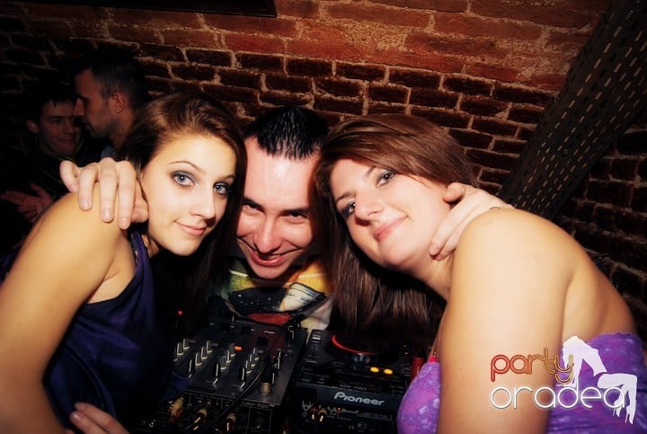 Party time în Escape, 