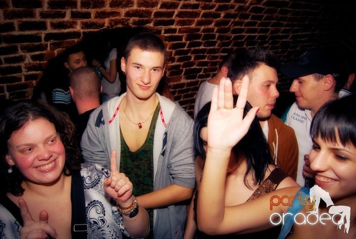 Party time în Escape, 