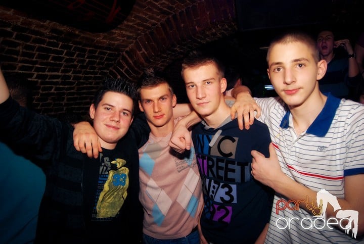 Party time în Escape, 