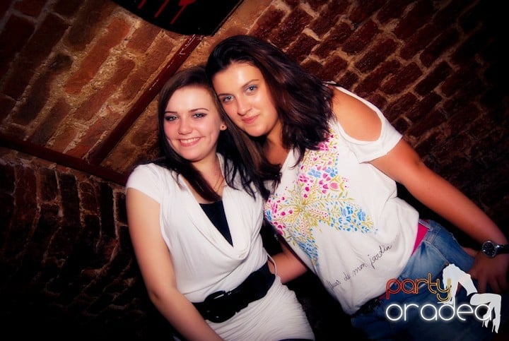 Party time în Escape, 