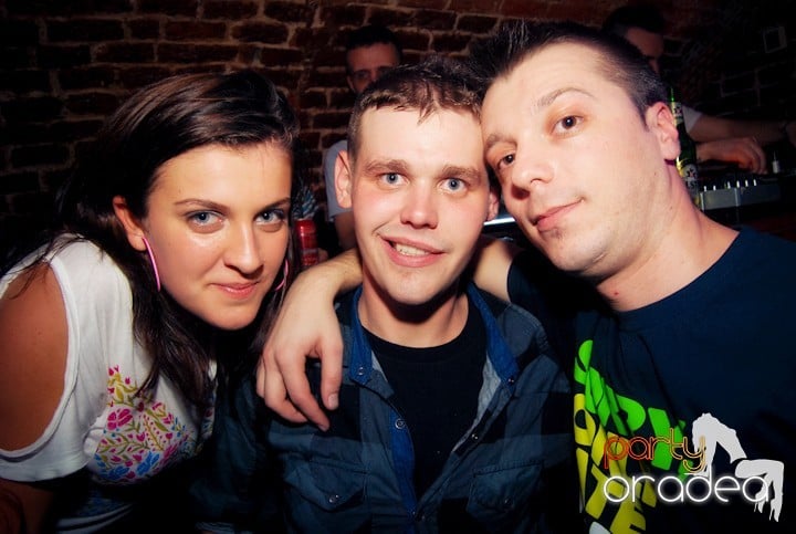 Party time în Escape, 