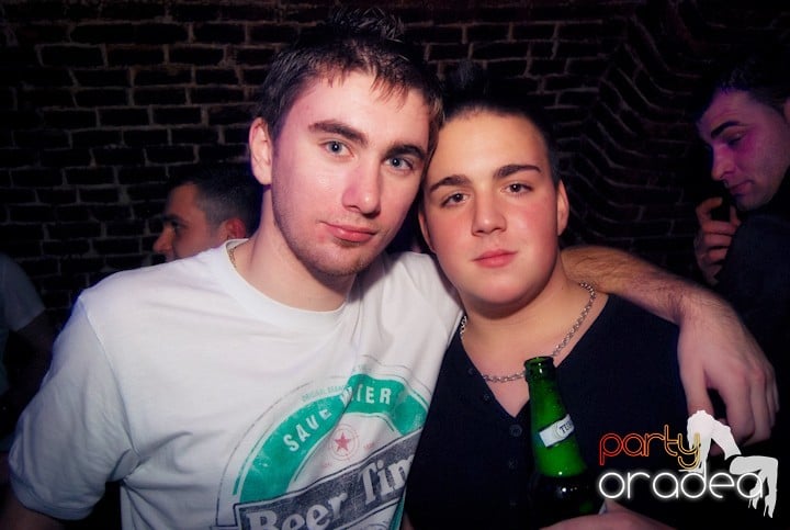 Party time în Escape, 