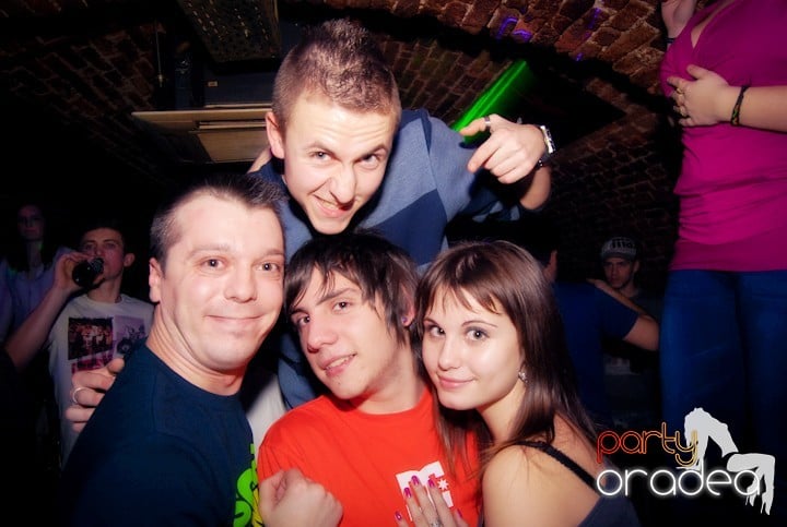 Party time în Escape, 