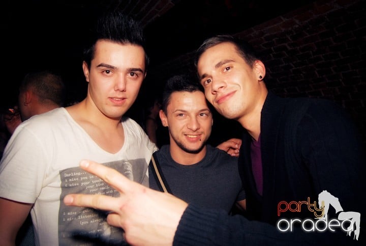 Party time în Escape, 